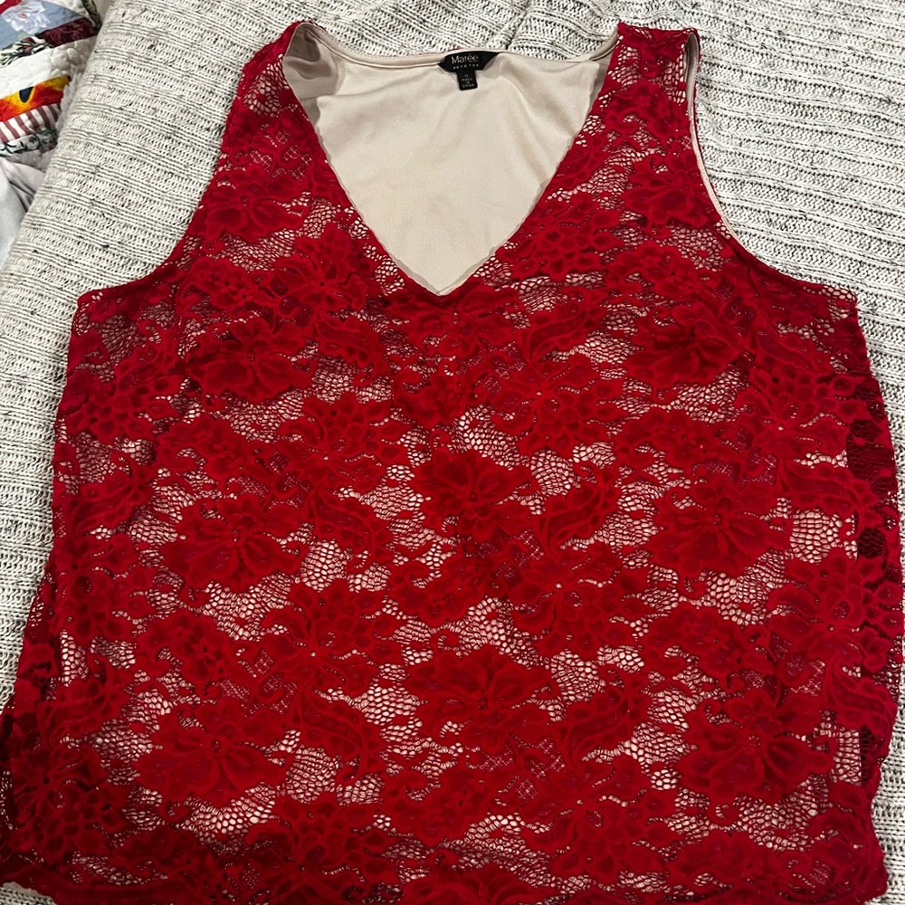 Chic Red Lace Sleeveless Blouse